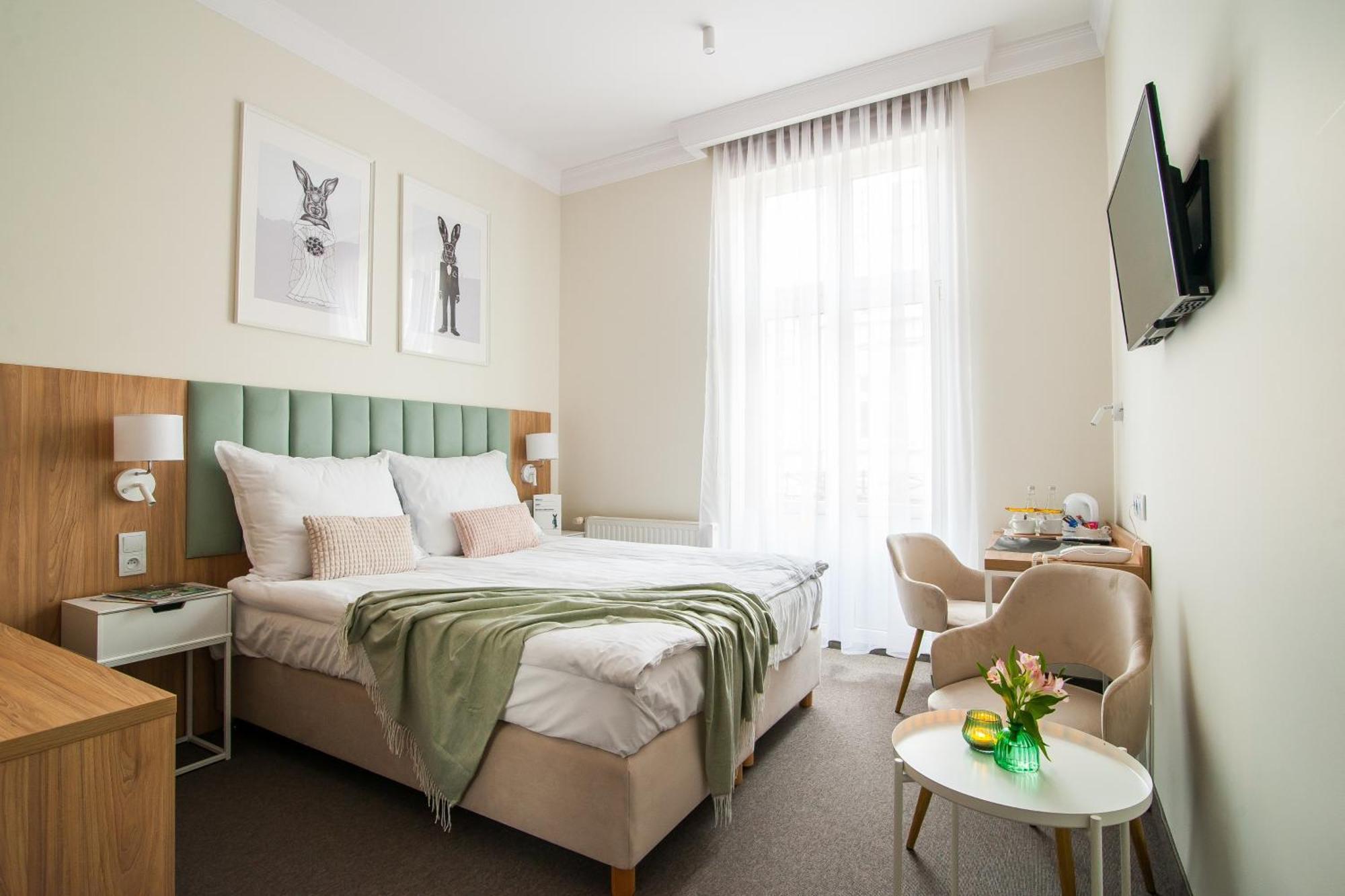 Hotel Awo グニェズノ エクステリア 写真