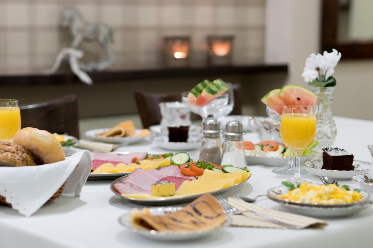 Hotel Awo グニェズノ エクステリア 写真