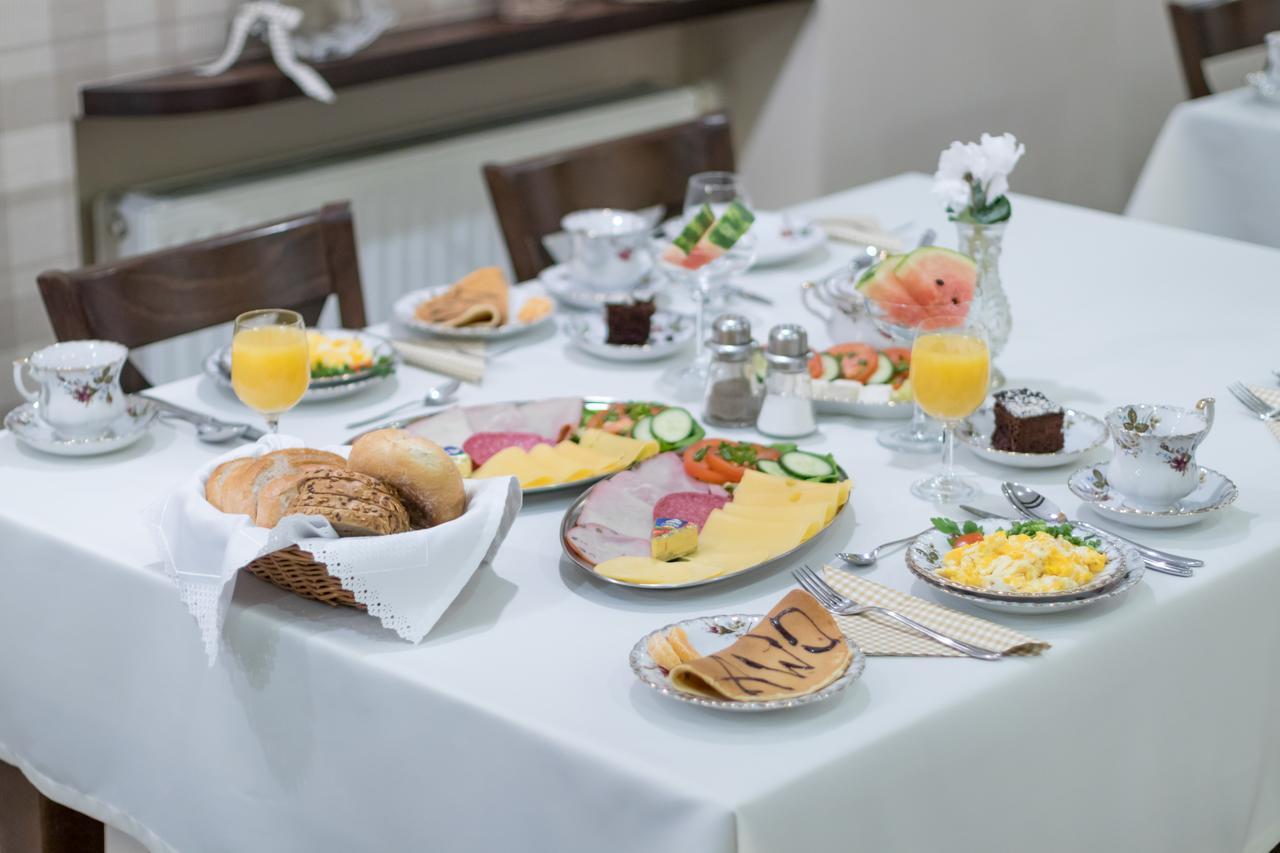 Hotel Awo グニェズノ エクステリア 写真